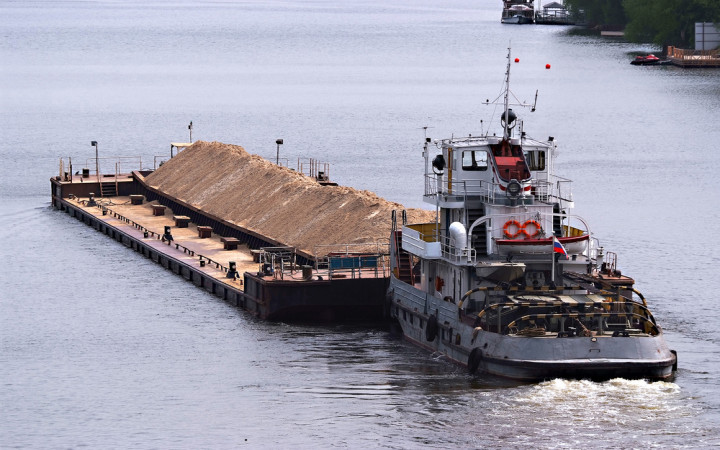 Types of Ships – Barge